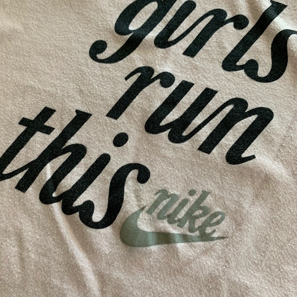 Girls Nike Tee - Picture 2 of 5